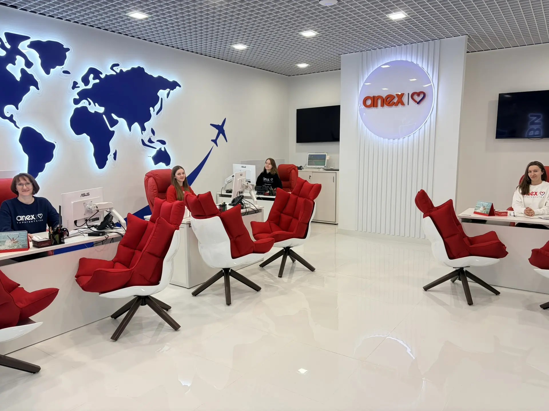 Комплексное оформление нового офиса "Анекс" в Санкт-Петербурге, Невский пр-т, д. 136